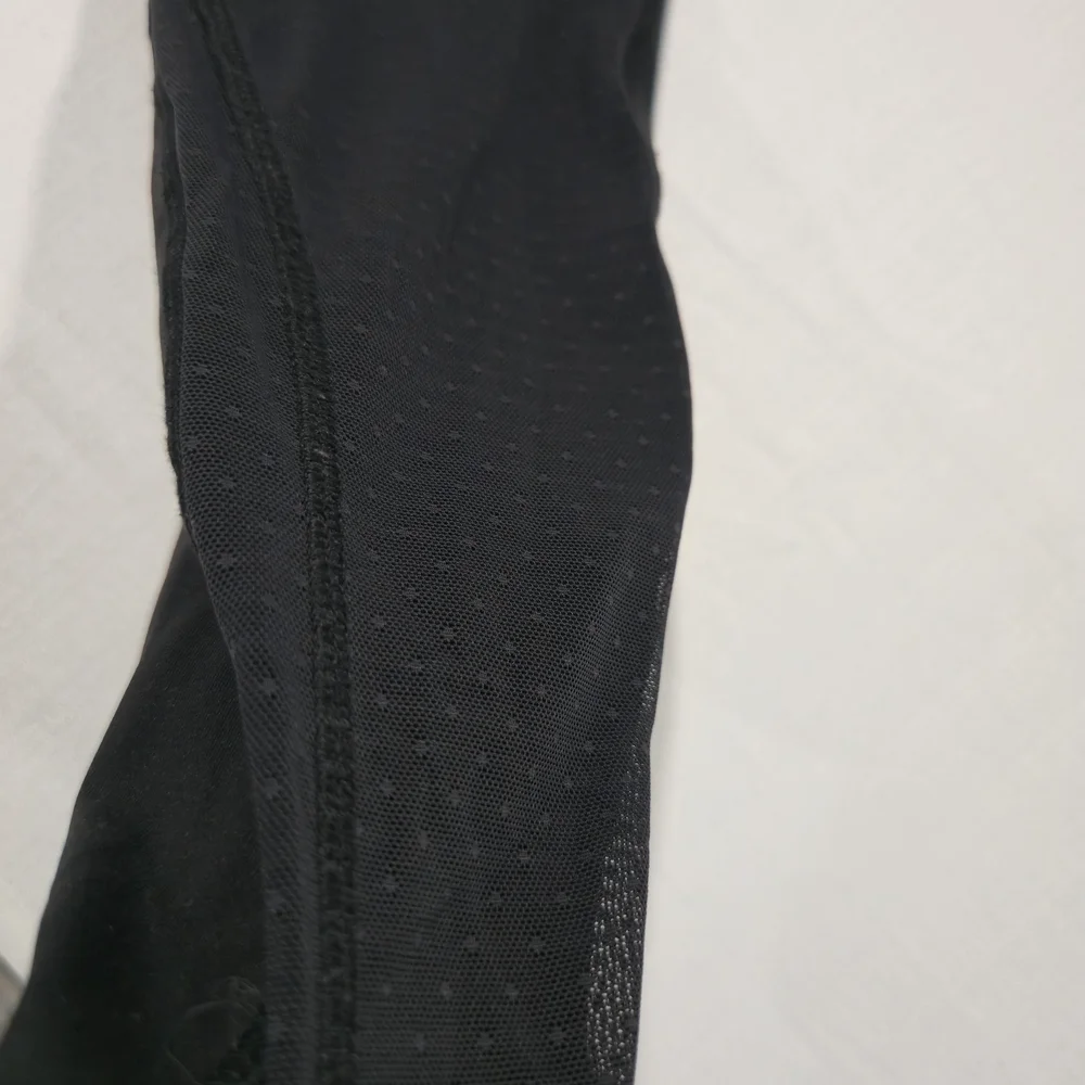 Lululemon Revitalize Black Crop Leggings Womens Size 6 - Picture 12 of 14